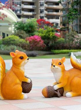 户外仿真小松鼠玻璃钢摆件花园庭院售楼部草坪装饰品大型动物雕塑