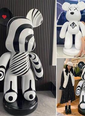 网红黑白条纹暴力熊大摆件卡通公仔玻璃钢雕塑客厅商场落地美发店