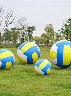 户外景观小品仿真足球雕塑体育场学校草坪装饰摆件玻璃钢篮球模型