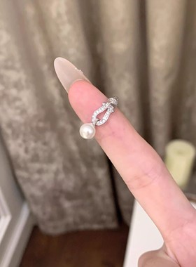 轻奢小众镶钻开口戒显白精致指环