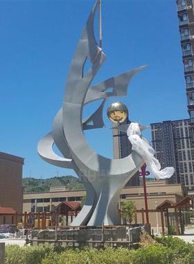 不锈钢凤凰雕塑定制大型广场景观创意孔雀烤漆动物羽翼金属摆件