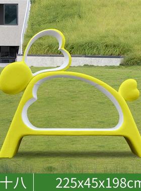 双拼卡通兔子装饰座椅玻璃钢雕塑商场景区游乐园拍照打卡美陈摆件