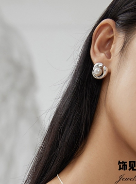 法式高级感正圆珍珠耳钉气质温柔小众项链女名媛风轻奢通勤颈饰品