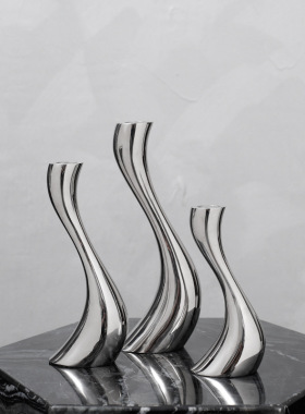 北欧现代轻奢烛光晚餐道具v样板房间餐桌装饰不锈钢金属蜡烛台摆