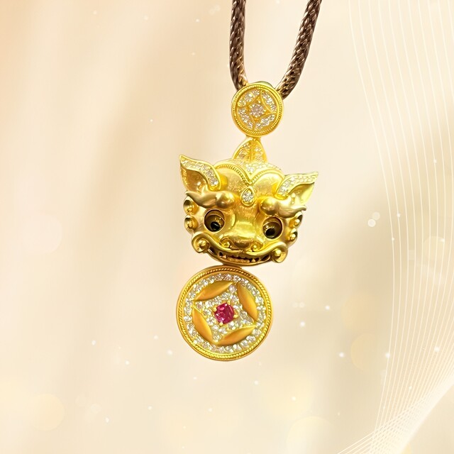 Traditional gold-plated silver red diamond Pixiu pendant
