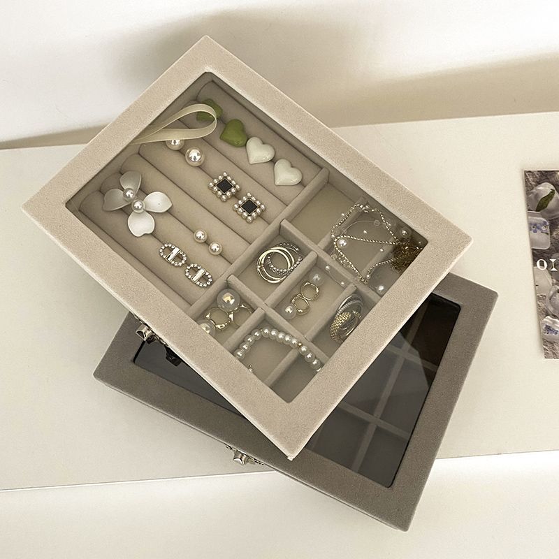 High-looking transparent dust-free storage jewelry box to store necklaces, earrings, rings, bracelets and exquisite accessories