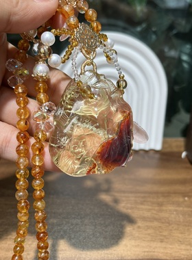 天然黄水晶俏色牛血红胶花精工雕刻魅力九尾狐 红莲拿宝扇毛衣链