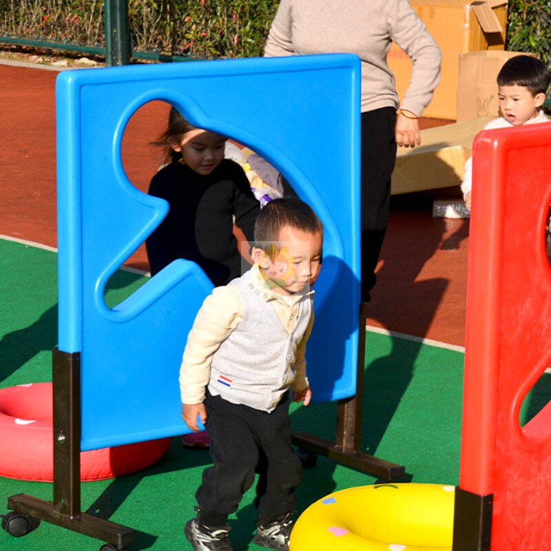 人形造型墙儿童幼儿园移动钻洞玩具游戏墙来了户外感觉统合训练器