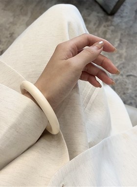 极速象牙果手镯 打灯透光 圈口6x0和63两个尺寸 存在瑕疵  DM116