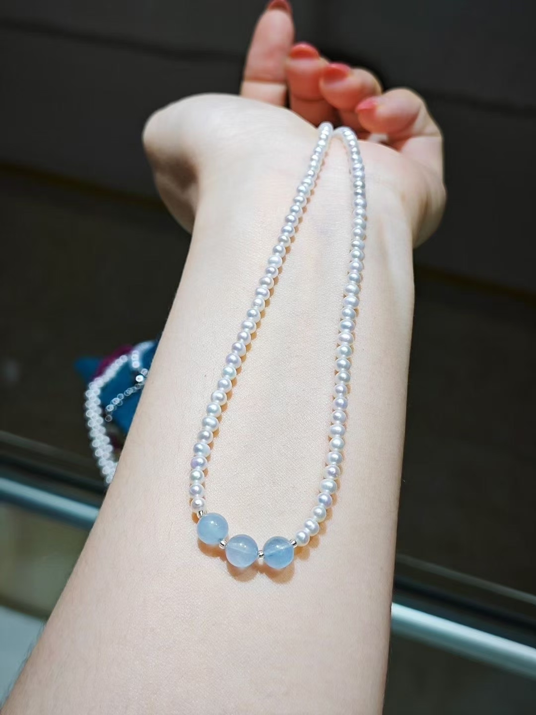 广西北海天然珍珠海蓝宝+小米珠间隔小水晶渐变微笑链显白大气 - 图0