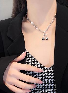 MaisonCleo嘻哈珍珠链条滴油黑色樱桃锁骨链欧美个性高级时尚毛衣