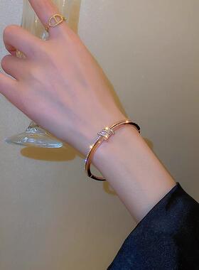 MaisonCleo玫瑰金镶钻小蛮腰镯