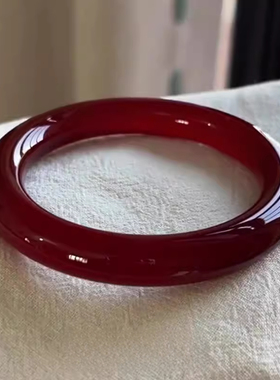 天然红玛瑙手镯玉镯正红本命年高冰种女圆条高级感玉镯子送礼物02