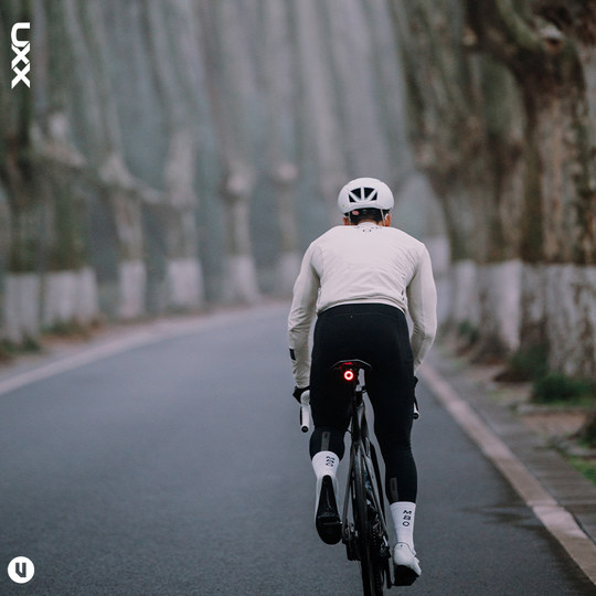 UXX riding taillight brake sensor automatically wakes up