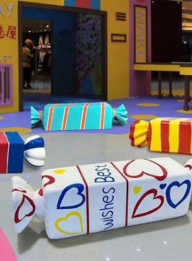 户外卡通休闲糖果座椅玻璃钢雕塑商业街游乐场潮店美陈装饰大摆件