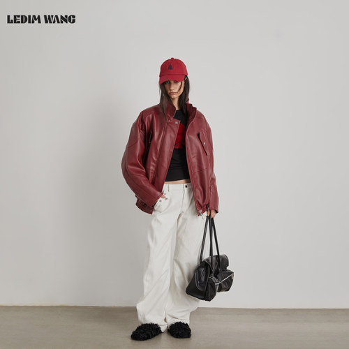 【明星同款】LEDIM WANG仿皮夹克羽绒服女新款鹅绒酒红色皮衣外套 - 图2