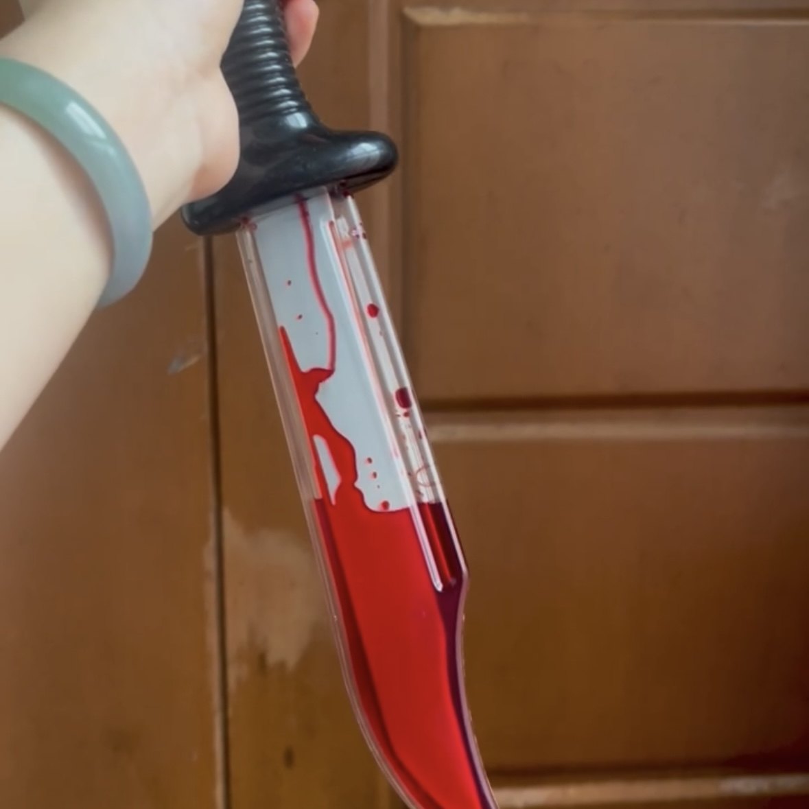 万圣节流血刀塑料真刀cosplay舞台表演道具动漫展兵器流动血液