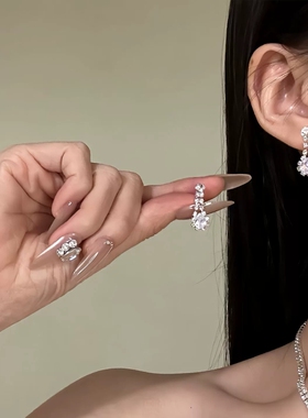 月光契约~爆闪锆石水滴项链女款轻奢高级感气质晚礼服锁骨链配饰