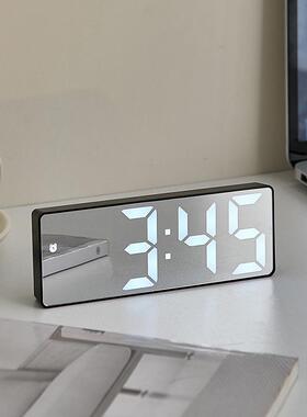 ins风LED时钟创意电脑桌面学生宿舍电竞房办公室装饰摆件房间好物