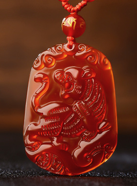 天然红玛瑙玉石十二生肖吊坠女护身符挂件本命年属虎项链男士玉佩