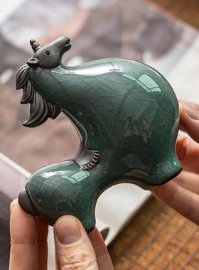 复古唐马陶瓷小摆件哥窑开片生肖马招财创意客厅办公桌玄关装饰品