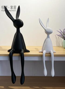 网红创意坐姿兔子摆件高级感玄关客厅电视柜长耳朵兔家居桌面饰品
