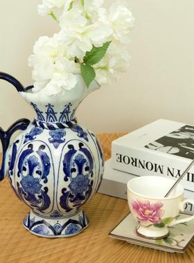 粉色新中式飞天女孩人物桌面小屏风青花瓷瓶太湖石摆件家居工艺礼