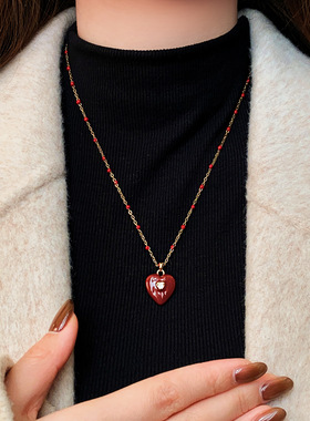秋冬红色微镶爱心吊坠串珠项链女复古感轻奢毛衣链小众配饰品