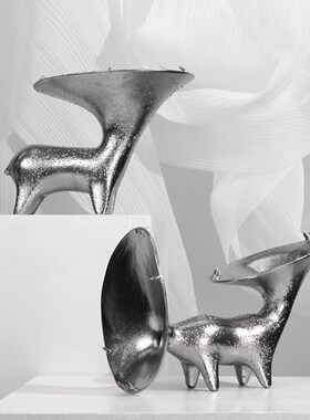 新品新品/现代简约现代创意抽象怪兽摆H件 儿童房书房样板间桌面