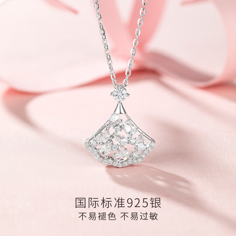 六桂福珠宝银杏叶项链配饰女秋冬轻奢小众925纯银套链送女友首饰 - 图1