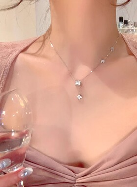 小蛮腰四叶花流苏项链女生高级感