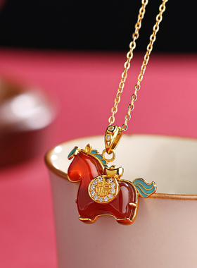 马上有福本命年红色小马项链轻奢