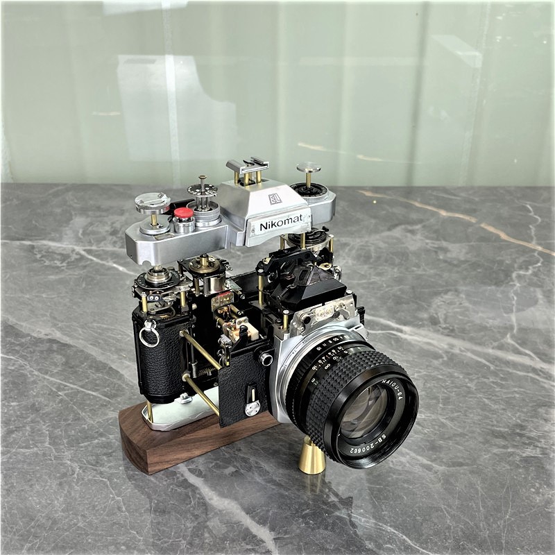 Handicrafts of old craftsmen, space explosion camera, real machine, dismantled camera, villa ornaments/three-dimensional antiques