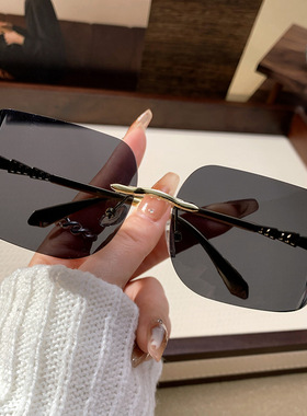 欧洲站欧美无框显瘦高级感太阳眼镜2025新款复古网红墨镜千禧辣妹