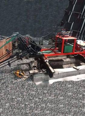 铁路边坡收渣机铁路边坡石渣收渣机QS240液压内燃收渣机