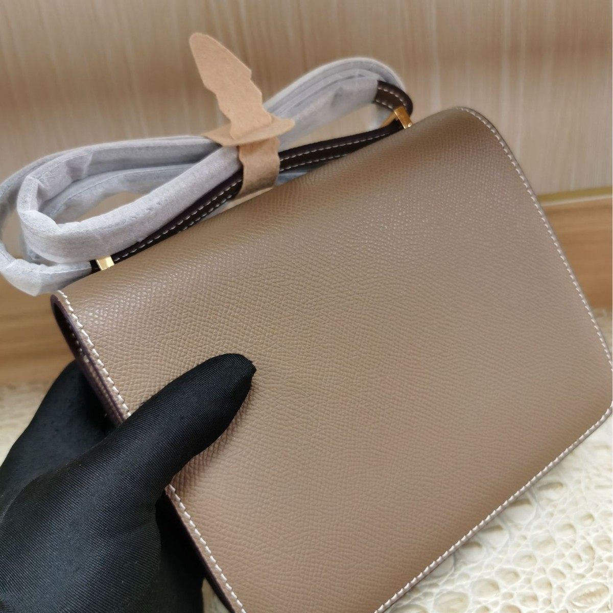 2025新款时尚工字扣康康包女百搭单肩斜挎小方包高级感通勤豆腐包,淘宝优惠券,粉丝福利购,淘宝优惠卷