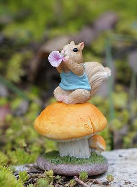 花园田园松鼠小摆件办公室仿真动物树脂蘑菇盆景庭院乡村治愈礼物