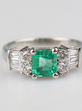 「9.5新」日本进口商品方形切工祖母绿钻石戒指PT90054号