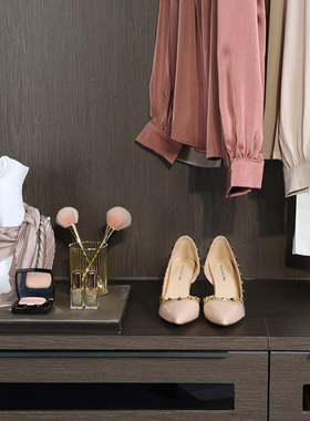 样板房衣帽间主卧轻奢套装托盘组合样板间家居摆件软装衣柜装饰品