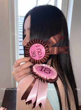 diy手作粉棕色丝带徽章生日胸针