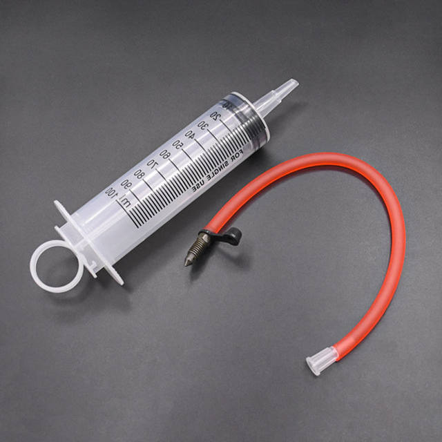 Motorcycle disc brake oil pipe refueling syringe exhaust