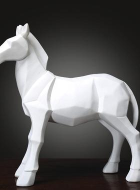 北欧简约现代生肖几何马摆件办公室开业客厅家居装饰玄关动物摆设