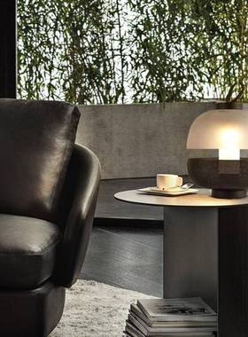 后现代设计师新款创意艺术夹心玻璃床头灯工业风北欧卧室装饰台灯