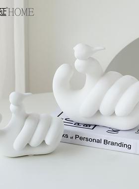 现代简约创意指尖小鸟摆件客厅玄关电视酒柜装饰品样板间工艺摆设