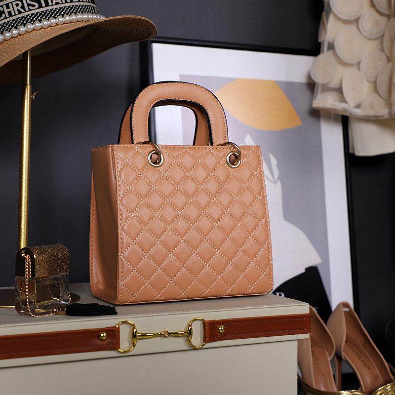 斯宇家居欧式样板房衣帽间装饰品摆件软装衣柜棕色服装高跟鞋箱包,淘宝优惠券,粉丝福利购,淘宝优惠卷