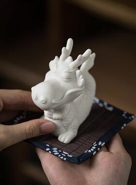 创意龙摆件陶瓷生肖吉祥物招财家居客厅茶室桌面装饰品卡通小神龙