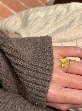 2025新款黄金色蝴蝶与灵蛇戒指精美轻奢高级感精致百搭磨砂食指戒