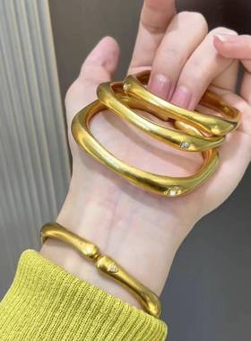 金色马蹄手镯女款轻奢小众设计经典大气耐看不挑人送老婆礼物