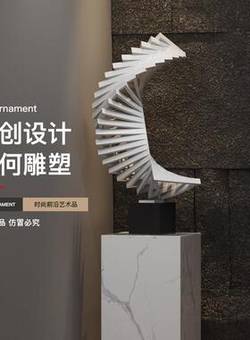 现代轻奢高级感玄关雕塑摆件楼梯间展厅落地电视柜装饰品