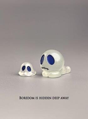 无聊瞭，摆一堆夜光外星人治愈电脑桌面日式工位办公桌小摆件装饰